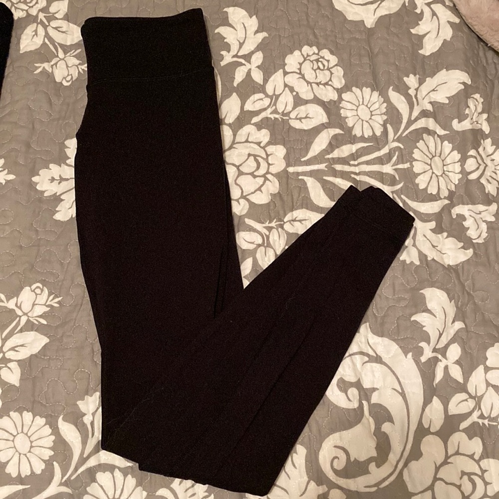 Lululemon wunder under black leggings